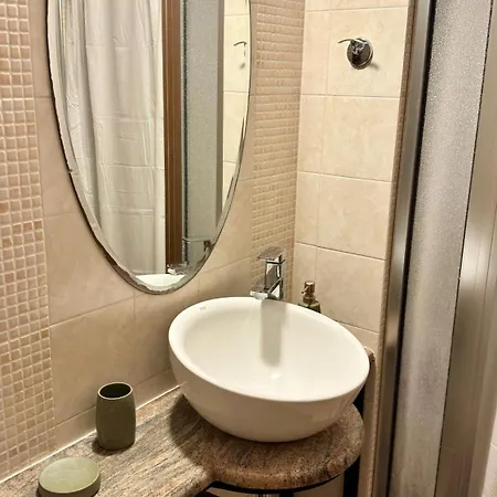 度假居 Penelope's House 阿凡投